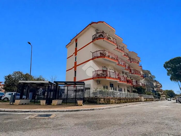 Appartamento trilocale in vendita in Via Dino Penazzato, Formia