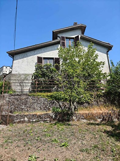 Casa con 5 locali in vendita in Fivizzano