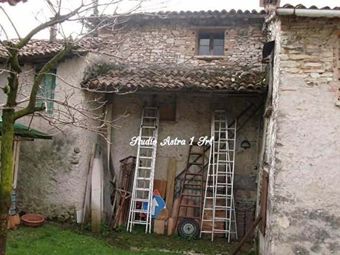 Casa in vendita in Cavaso Del Tomba