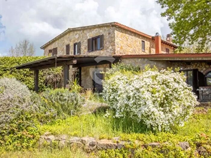 Casa con 6 locali in vendita in Parrano