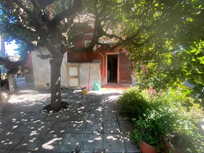 Casa con 8 locali in vendita in Montopoli In Val D'Arno