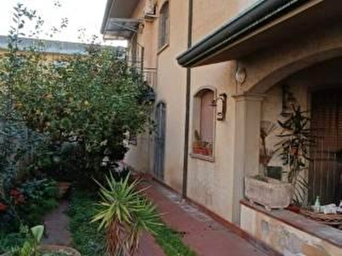 Casa con 7 locali in vendita in Viareggio