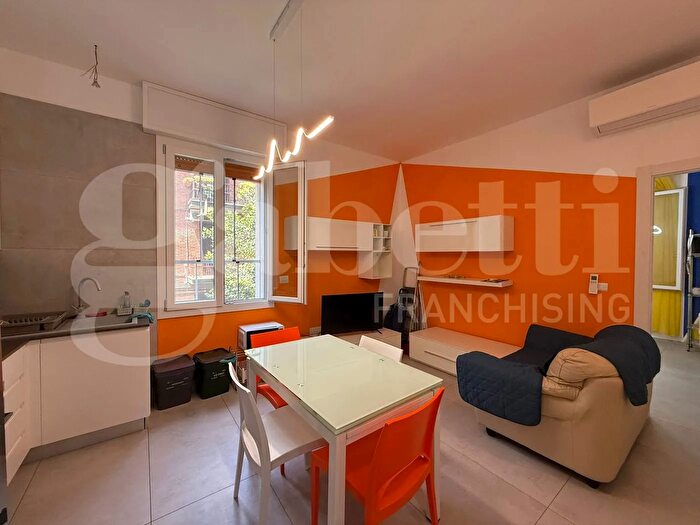 Appartamento con 5 locali in vendita in Via Algardi, Bologna