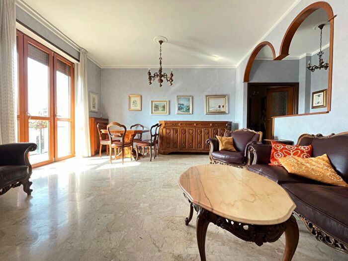 Appartamento trilocale in vendita in Via Giovanni Schiavoni, Milano