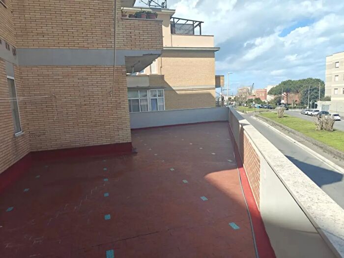 Appartamento quadrilocale in vendita in Via Fiumara, Fiumicino