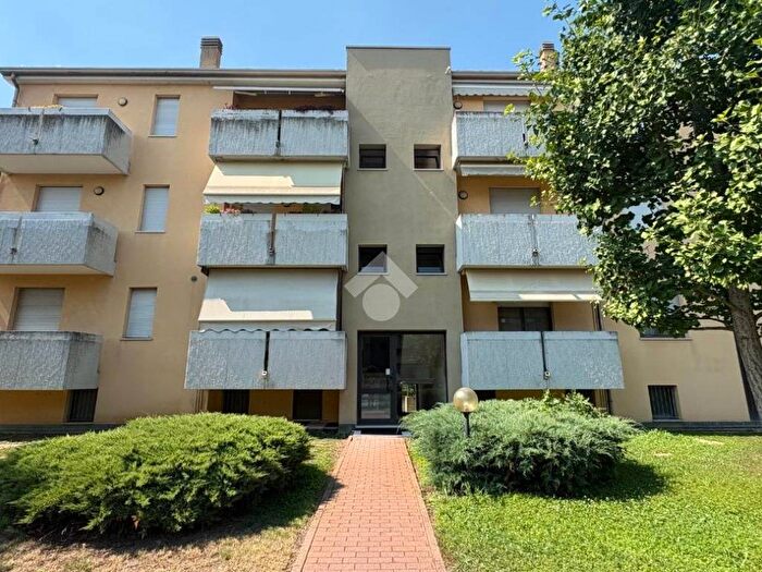 Appartamento monolocale in affitto in Via Martiri D'istria e Dalmazia, Centro, Legnago