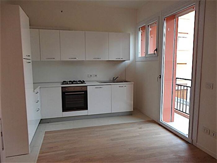 Appartamento trilocale in affitto in Via Muratori, Savonarola Ponte Molino, Padova