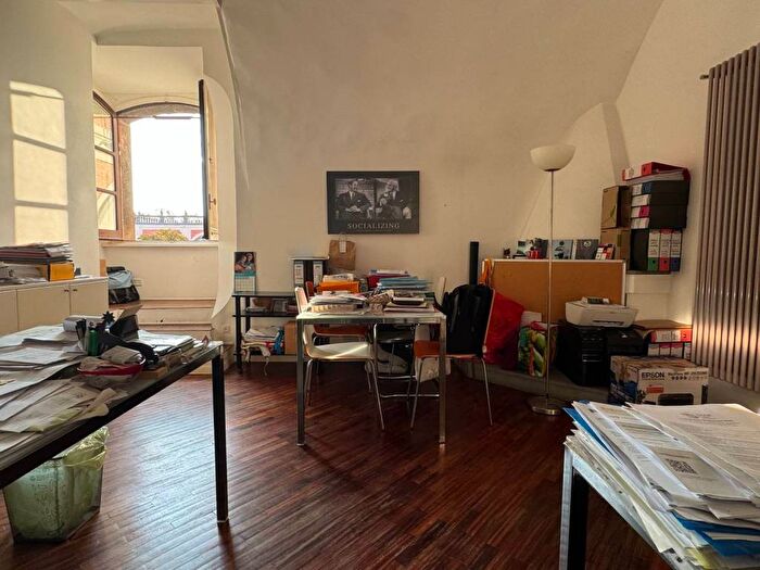 Appartamento bilocale in affitto in Via Chiaia, Chiaia, Napoli