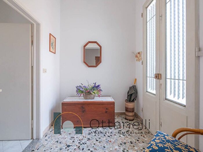 Appartamento trilocale in affitto in Via Giuseppe Garibaldi, Centro, Vaiano