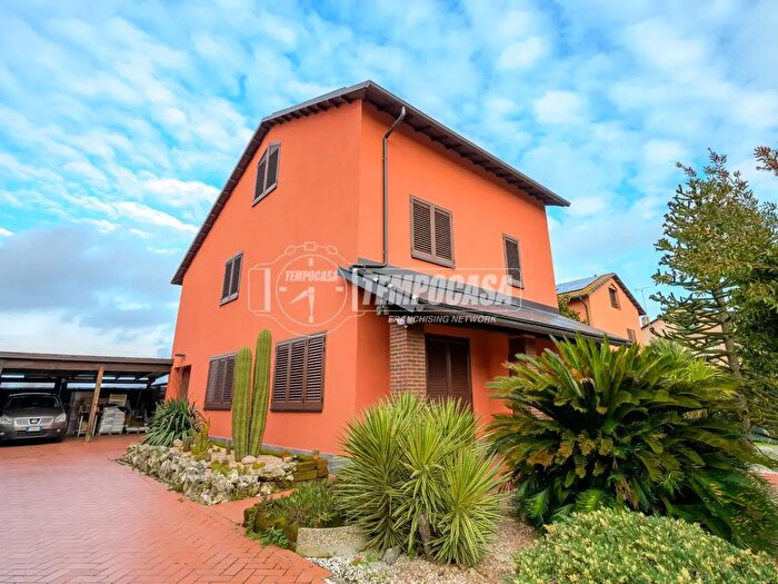 Casa con 7 locali in vendita in Via Gandolfi, Minerbio