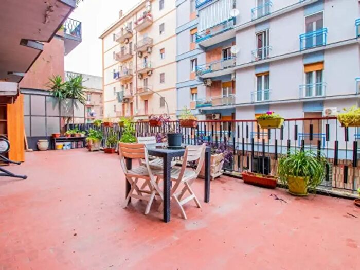 Appartamento con 6 locali in vendita in Via Emilio Perrone, Foggia