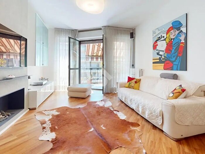 Appartamento quadrilocale in vendita in Via Caduti in Missione di Pace, Milano