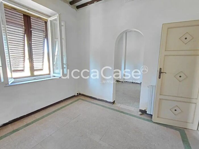 Casa con 10 locali in vendita in della Torre, Lucca
