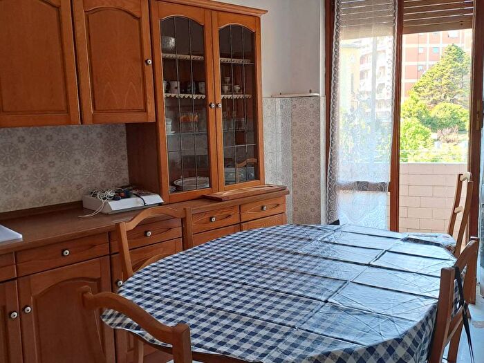 Appartamento quadrilocale in affitto in Via Luigi Galvani, Sestri Ponente, Genova