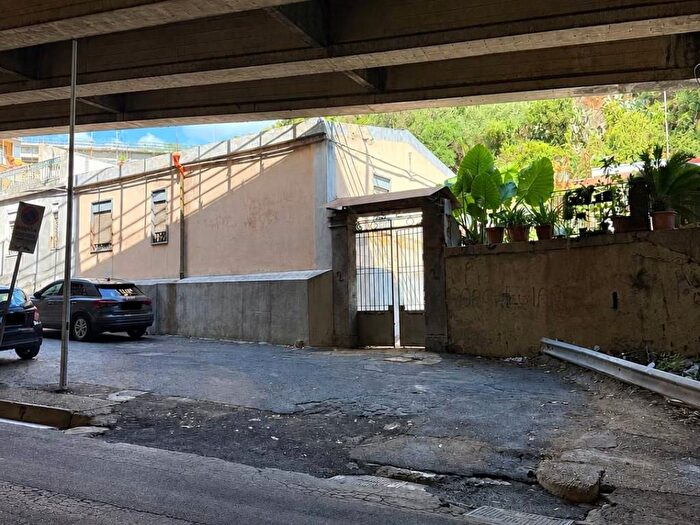 Casa quadrilocale in vendita in Contrada Scoppo, Regina Margherita Torrente Trapani, Messina