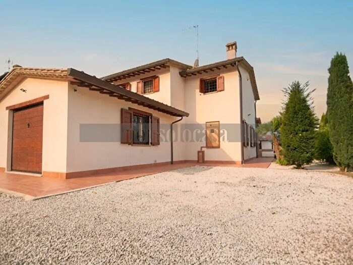 Casa con 6 locali in vendita in Strada delle Tavernacce, Perugia
