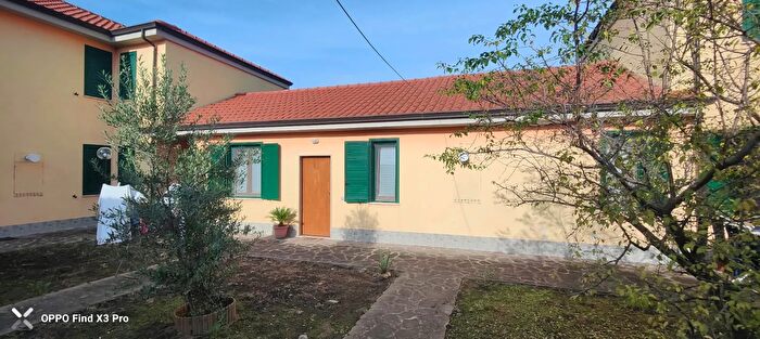 Appartamento trilocale in vendita in Via Scifro, Ascea