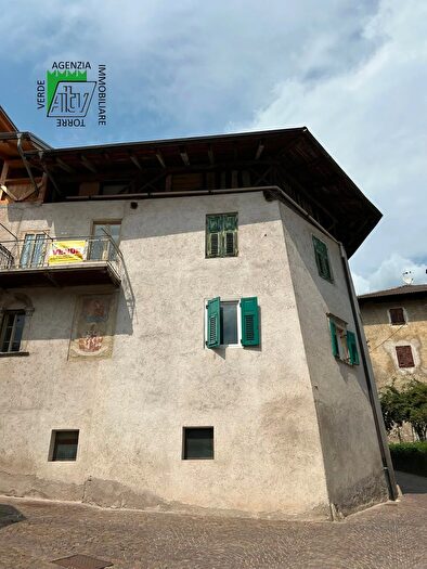 Casa quadrilocale in vendita in Via Scanna, Livo