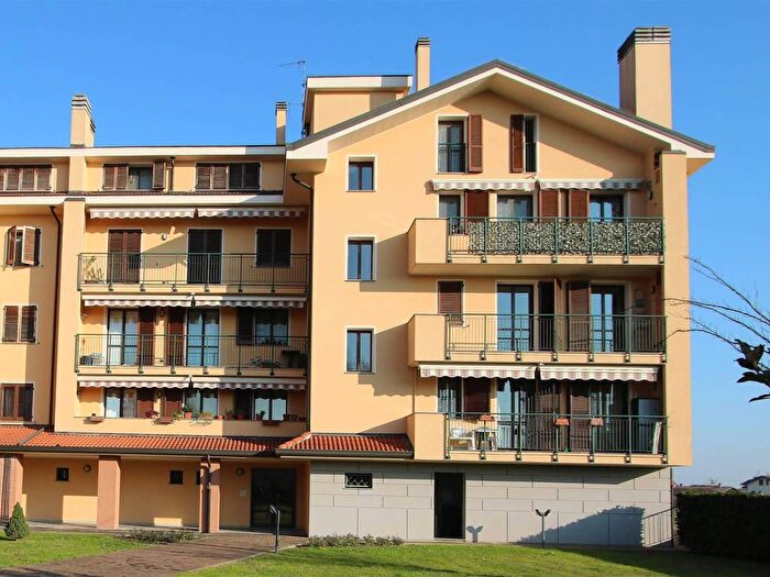 Appartamento trilocale in vendita in Via Della Liberazione, Centro, Tribiano