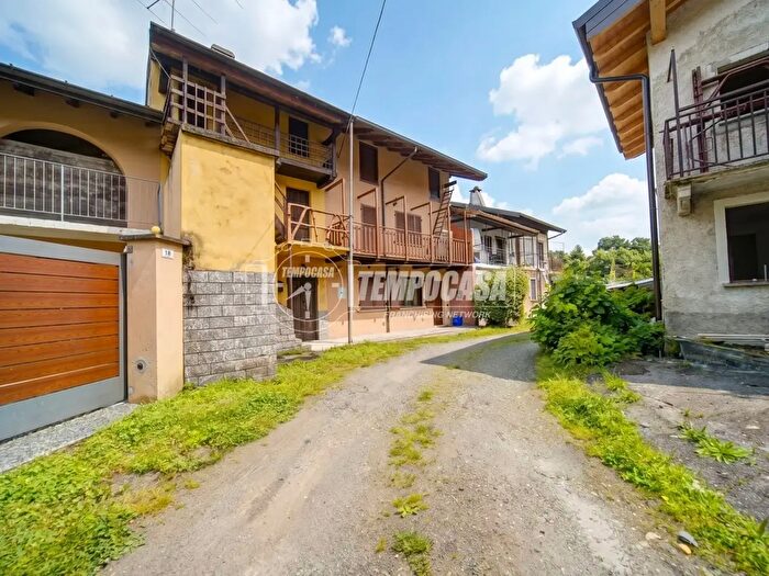 Casa trilocale in vendita in Via Briccola, Castelletto Sopra Ticino
