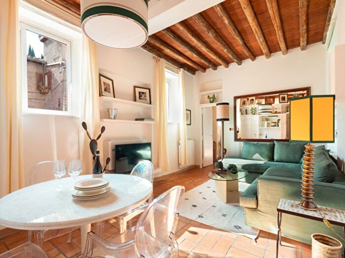 Appartamento bilocale in affitto in Via della Scala, Trastevere, Roma