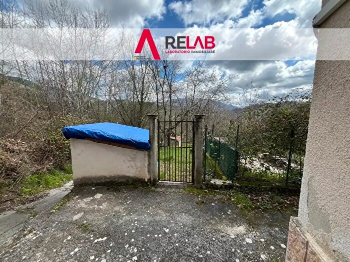 Appartamento con 5 locali in vendita in Strada Statale Salto Cicolana, Fiamignano