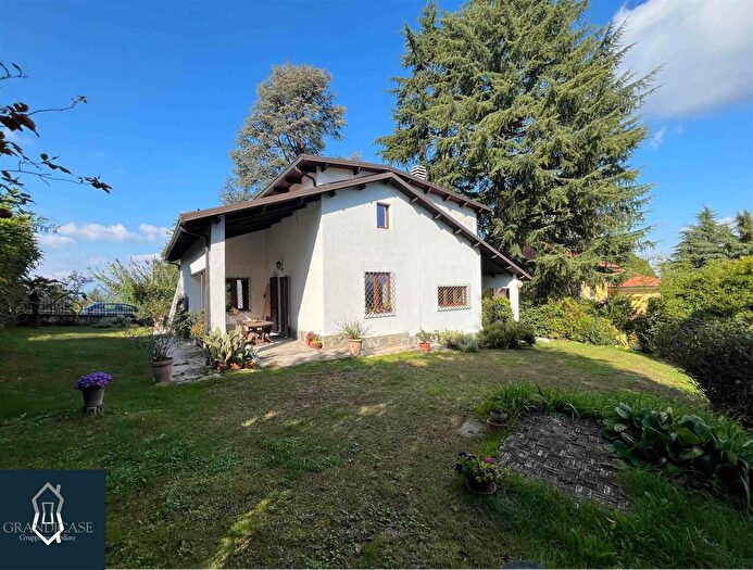 Casa con 10 locali in vendita in Strada Rossina, Castagneto Po