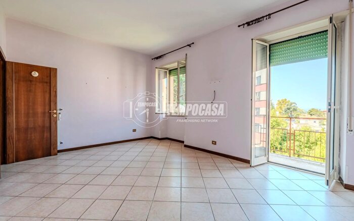 Appartamento trilocale in vendita in Via Santa Maria della Grotticella, Viterbo