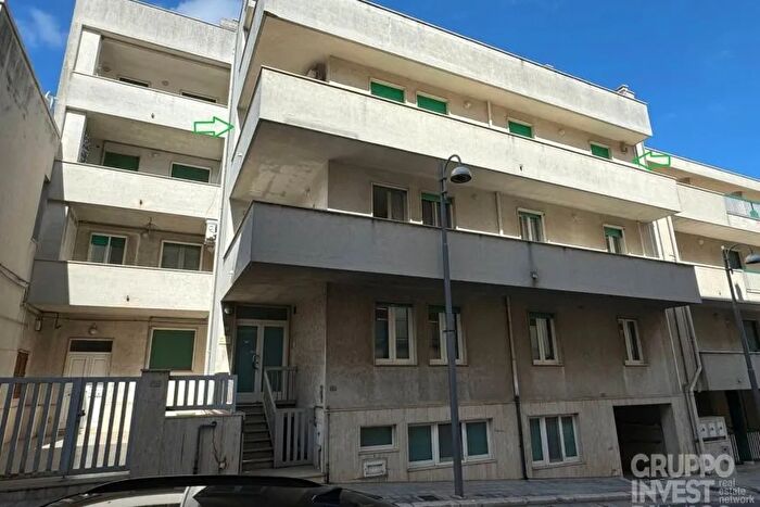 Appartamento trilocale in vendita in Via Domenico Cirillo Cisternino Brindisi Cisternino, Cisternino