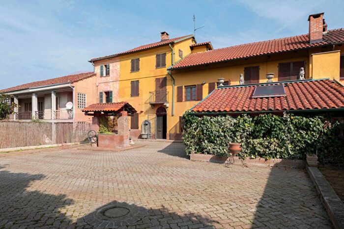 Casa con 8 locali in vendita in Via Riva, Moriondo Torinese