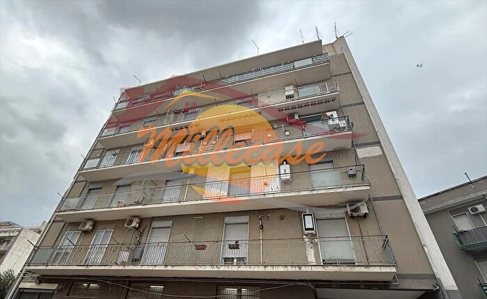 Appartamento con 5 locali in vendita in Via Filisto, Siracusa