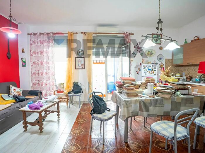 Appartamento trilocale in vendita in Via delle Robinie, Catania