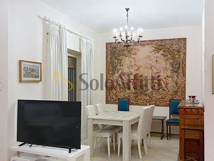 Appartamento quadrilocale in affitto in Via Ugo De Carolis, Roma