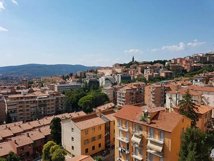 Appartamento quadrilocale in vendita in Via dei Filosofi, Perugia