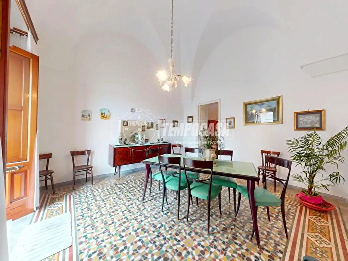 Casa trilocale in vendita in Via Roma, Castri Di Lecce