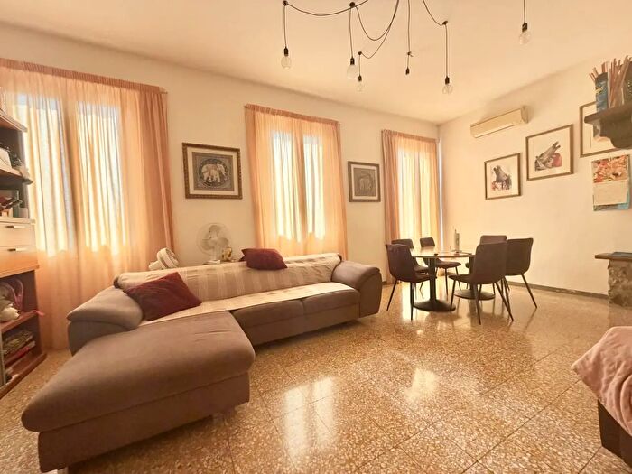Appartamento con 6 locali in vendita in Pistoia