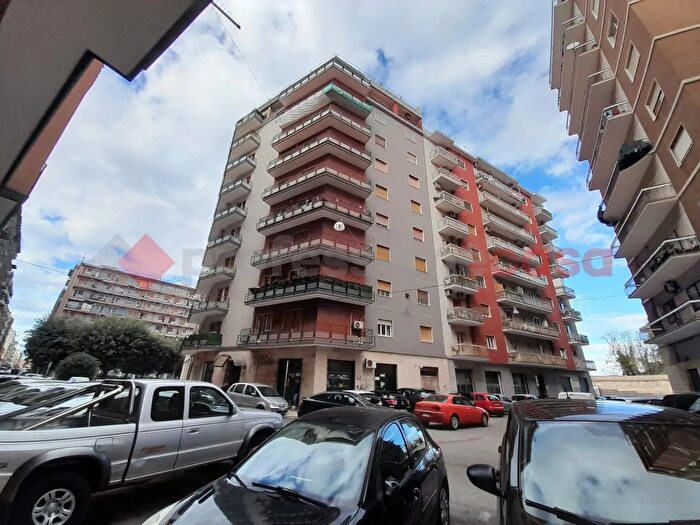 Appartamento con 5 locali in vendita in Via Generale Messina, Taranto