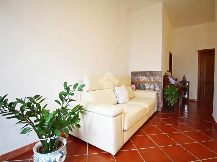 Appartamento trilocale in vendita in Via Costanza Cepperelli, Prato