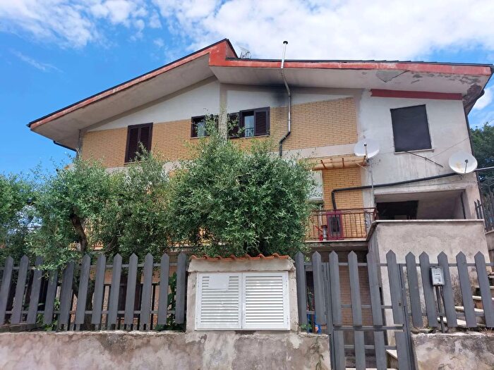 Casa con 6 locali in vendita in Via Colle Ristretti, Zagarolo