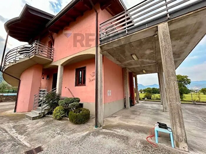 Casa trilocale in affitto in Pian Camuno