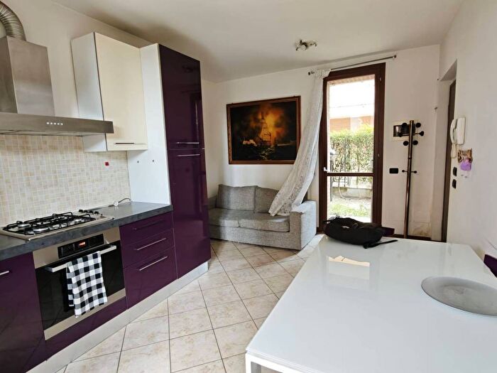 Appartamento bilocale in affitto in Via per Alzate, Fecchio, Cantù