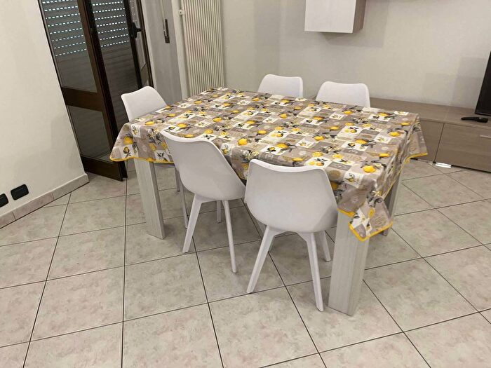 Appartamento quadrilocale in affitto in Catona, Arezzo