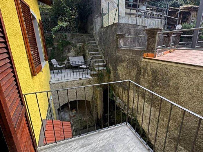 Casa trilocale in affitto in Via Intra Premeno, Intra, Verbania