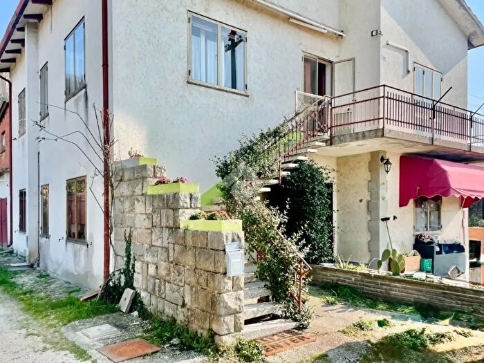 Appartamento quadrilocale in vendita in Via dei Colli, Vo