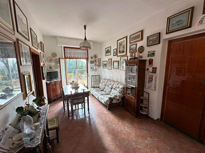 Appartamento con 5 locali in vendita in Siena