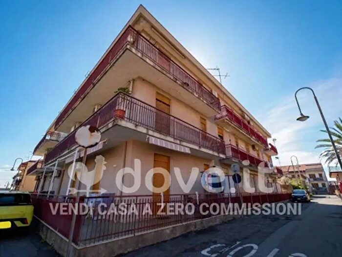 Appartamento bilocale in vendita in Via Barbiano, Acireale