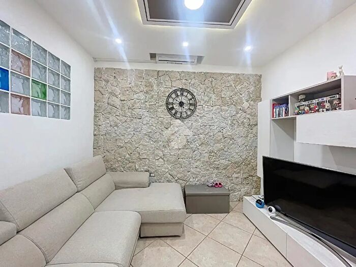 Casa trilocale in vendita in Via Sardegna, Sorso