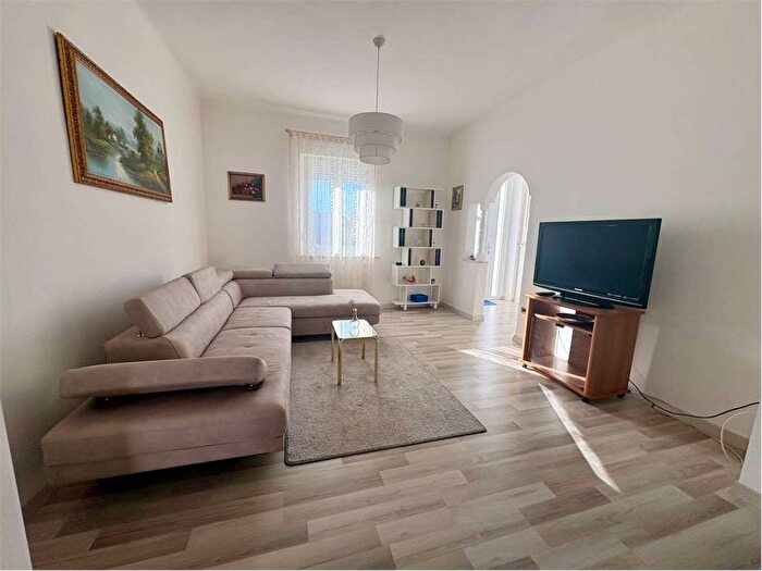 Appartamento con 5 locali in affitto in via Aquileia, Centro, Monfalcone