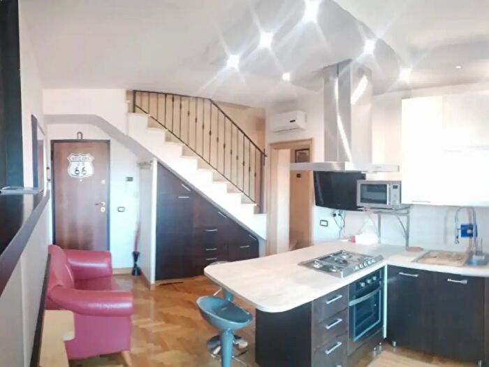 Appartamento trilocale in affitto in Via Balsorano, Roma