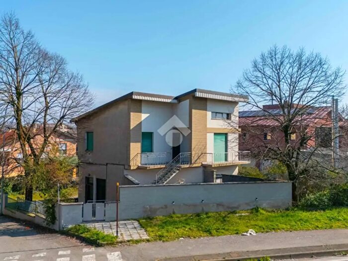 Casa con 5 locali in vendita in Via San Biagio, Castelnovo Di Sotto